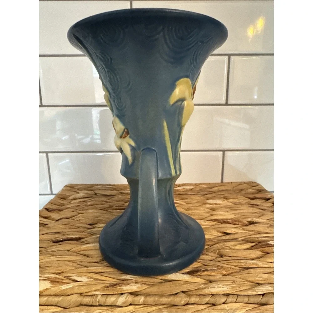 Roseville Pottery Zephyr Lily‎ 132-7